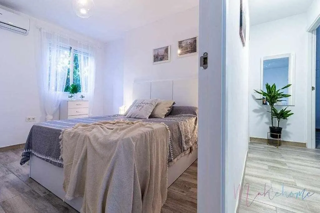 Apartamento 1 En Estadio Sevilla 6 Plazas Y Metro 0*, Seville Spain